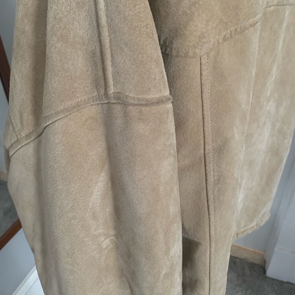 Jones New York Tan and Cream / Ivory Suede Jacket lined with faux fur. - Picture 10 of 15